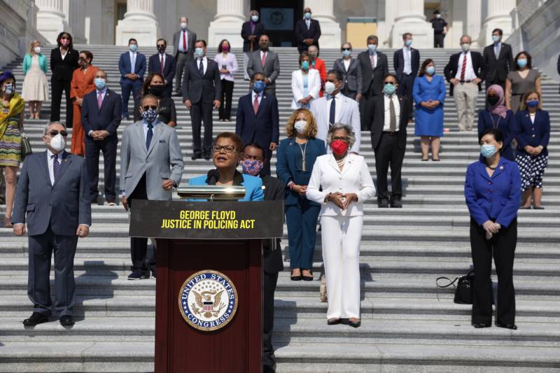 SPOTLIGHT: Congresswoman Karen Bass 2 SPOTLIGHT: Congresswoman Karen Bass 2